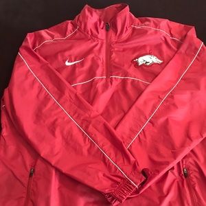 Nike Arkansas Razorbacks 1/2 Zip pullover, Size M
